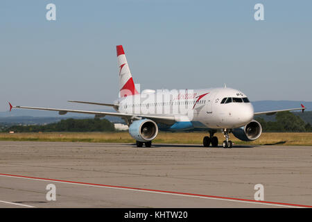 Stoccarda, Germania - estate 2017: un aereo all'aeroporto di Stoccarda Foto Stock