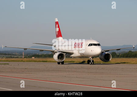 Stoccarda, Germania - estate 2017: un aereo all'aeroporto di Stoccarda Foto Stock