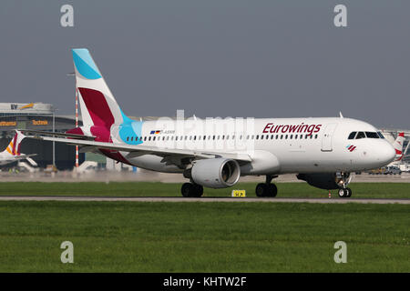Stoccarda, Germania - estate 2017: un aereo all'aeroporto di Stoccarda Foto Stock