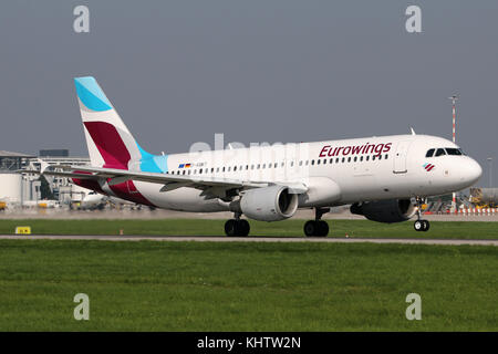 Stoccarda, Germania - estate 2017: un aereo all'aeroporto di Stoccarda Foto Stock