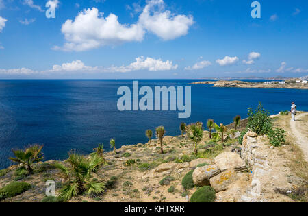Il paesaggio della costa di Platis Gialos, a sud dell'isola di Mykonos, Cicladi, Egeo, Grecia Foto Stock