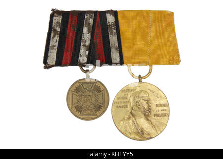 Tedesco pad militare di guerra medaglie veterano della guerra franco-prussiana e la medaglia commemorativa per il centenario del Kaiser Guglielmo I Foto Stock