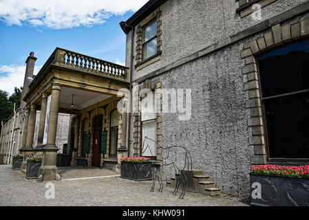 Lotherton Hall è una bella casa di campagna vicino a Leeds in West Yorkshire che non è National Trust Foto Stock