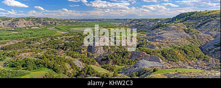 Piccolo fiume Missouri panorama nel Parco nazionale Theodore Roosevelt in North Dakota Foto Stock