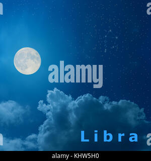 Luna piena nel cielo notturno con design la costellazione dello zodiaco libra Foto Stock