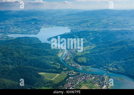 Vista aerea del lago Zywieckie nei monti Beskidy, Slesia, Polonia Foto Stock