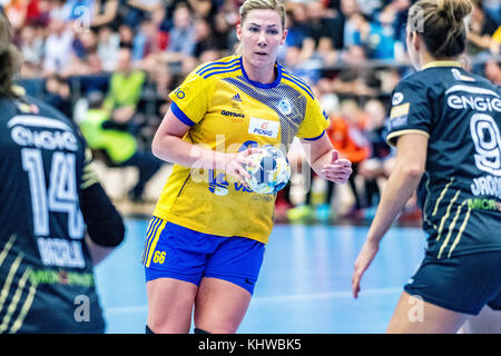 19 novembre 2017: Joanna szarawaga #66 (vistal gdyia) durante la ehf donna di champions league tra il CSM Bucarest (rou) vs vistal gdynia (pol) a dinamo sala polivalente a Bucarest in Romania rou. copyright: cronos/catalin soare Foto Stock