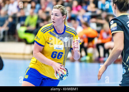 19 novembre 2017: Joanna szarawaga #66 (vistal gdyia) durante la ehf donna di champions league tra il CSM Bucarest (rou) vs vistal gdynia (pol) a dinamo sala polivalente a Bucarest in Romania rou. copyright: cronos/catalin soare Foto Stock