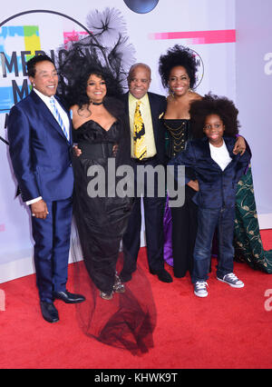 Los Angeles, Stati Uniti d'America. Xix nov, 2017. Smokey Robinson, diana ross, Berry Gordy 303 arriva al 2017 American Music Awards al teatro di Microsoft per il mese di novembre 19, 2017 a Los Angeles, california credit: tsuni/USA/alamy live news Foto Stock