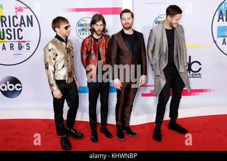 Los Angeles, Stati Uniti. 19 Nov 2017. Ben McKee, Daniel Wayne Sermon, Daniel Platzman e Dan Reynolds (Imagine Dragons) partecipano ai 2017 American Music Awards al Microsoft Theatre il 19 novembre 2017 a Los Angeles, California. Credit: Geisler-Fotopress/Alamy Live News Foto Stock