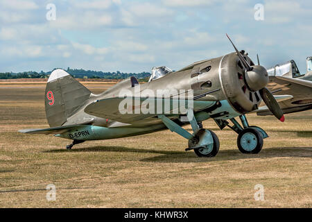 1933 Polikapov i-16 rata D-EPRN di proprietà di Thomas Jülch è visto parcheggiato sulla linea di volo a Duxford nel 2010. Il tipo, usato estesamente dal russo Foto Stock
