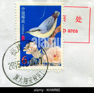 GOMEL, BIELORUSSIA, 27 OTTOBRE 2017, Stamp stampato in Cina mostra l'immagine dell'uccello, circa 2015. Foto Stock