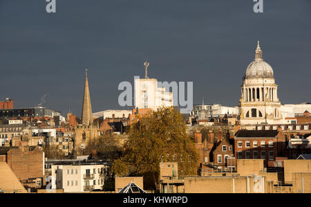 La mattina presto luce sulla città di NOTTINGHAM, NOTTINGHAMSHIRE REGNO UNITO Inghilterra Foto Stock