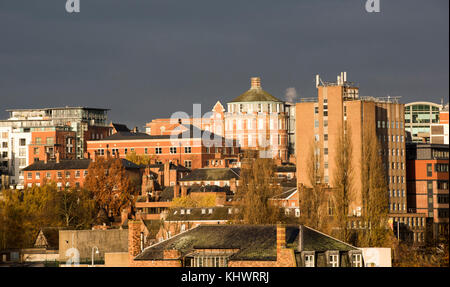 La mattina presto luce sulla città di NOTTINGHAM, NOTTINGHAMSHIRE REGNO UNITO Inghilterra Foto Stock