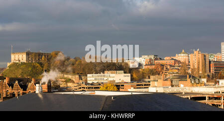 La mattina presto luce sulla città di NOTTINGHAM, NOTTINGHAMSHIRE REGNO UNITO Inghilterra Foto Stock