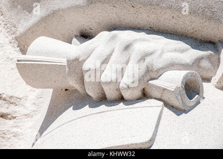 Primo piano di Martin Luther King Jr. Mano sinistra con il suo discorso i have a Dream, MLK, Martin Luther King Memorial, Washington, D.C., USA Foto Stock