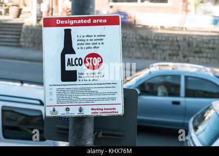 Un Alco segno di stop in Newquay Cornwall Regno Unito. Foto Stock