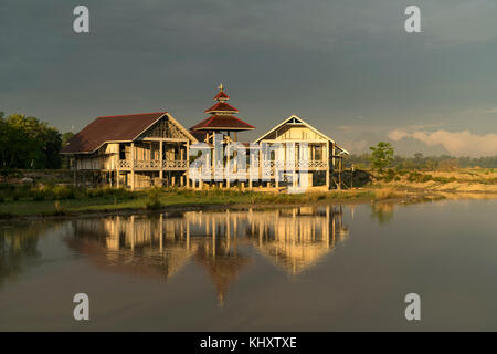 Kyauk ka lat pagode, di Hpa-an, myanmar, asien | kyauk kalat pagoda di Hpa-an, myanmar, asia Foto Stock