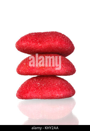 Red jelly cuori isolati su sfondo bianco Foto Stock