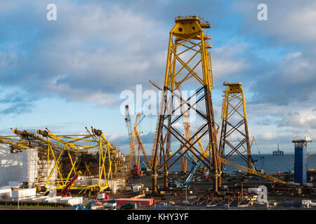 Vista di Burntisland Fabrications cortile a Fife parco energetico in Winchester in Fife, Scozia, Regno Unito. Essi costruire piattaforme e moduli per il petrolio offshore, Foto Stock