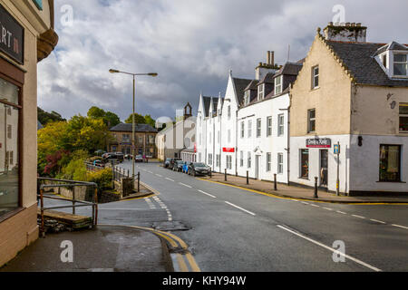 Interessante gable end architettura in Bank Street, Portree, la principale città sull isola di Skye, Highland, Scotland, Regno Unito Foto Stock