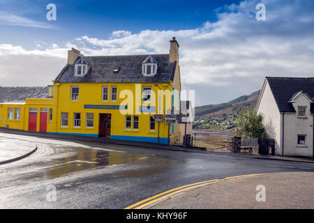 La colorata Portree ostello indipendente nel Portree - la principale città sull isola di Skye, Highland, Scotland, Regno Unito Foto Stock