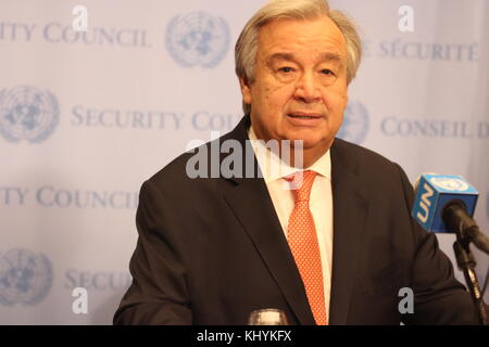 Onu, new york, Stati Uniti d'America. Xx nov, 2017. onu sec-gen Antonio Guterres ha parlato a premere sulla schiavitù aste in Libia. photo: Matthew russell lee / città interna premere Foto Stock