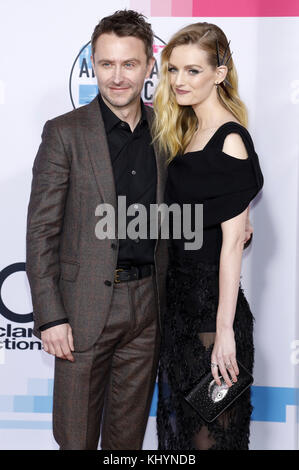 Chris Hardwick e Lydia Hearst partecipano agli American Music Awards 2017 al Microsoft Theater il 19 novembre 2017 a Los Angeles, California. | Verwendung weltweit Foto Stock