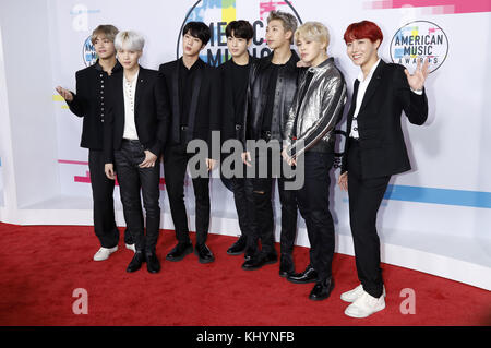 BTS / Bangtan Boys partecipare al 2017 American Music Awards al Microsoft Theatre il 19 novembre 2017 a Los Angeles, California. | Verwendung weltweit Foto Stock