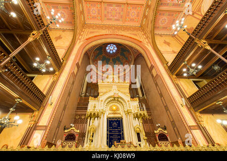 Budapest, Ungheria - 1 dicembre 2014: Grande Sinagoga di Budapest, Ungheria. è la seconda più grande sinagoga nel mondo. Foto Stock