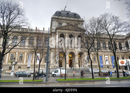 Vienna, Austria - 30 novembre 2014: architettura classica di una università di Vienna in Austria Foto Stock