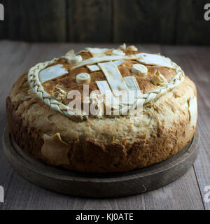 Festosa il pane sulla tavola, close up Foto Stock