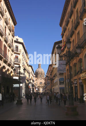 Calle de alfonso i shopping street Zaragoza Spagna Foto Stock