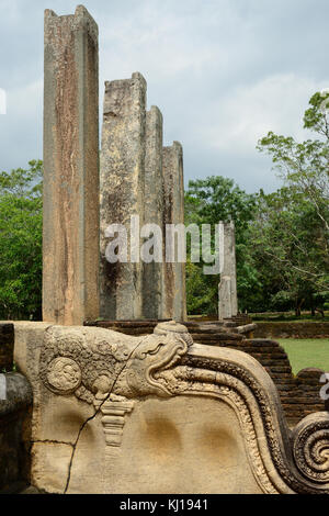 Sri lanka, anuradhapura rovina, la storica capitale della singalese buddista membro sullo Sri lance Foto Stock