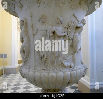 1780 copia del vaso mediceo. I Medici vaso è un monumentali in marmo a forma di campana crater scolpita in Atene nella seconda metà del primo secolo D.C. come un giardino ornamento per il mercato romano. È ora nella Galleria degli Uffizi a Firenze Foto Stock