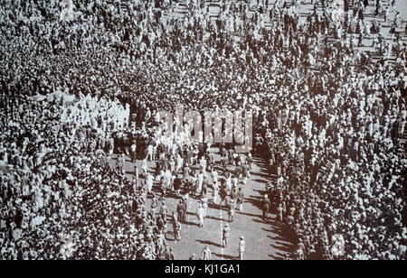 Funerali di Mohandas Karamchand Gandhi dopo fu assassinato nel giardino di casa Birla presso il 30 gennaio 1948. Gandhi (1869 - 1948), è stato il leader preminente dell'Indiano movimento di indipendenza in British-governata in India. Impiegando sulla disobbedienza civile, Gandhi India led all indipendenza e ispirato i movimenti per i diritti civili e la libertà in tutto il mondo Foto Stock