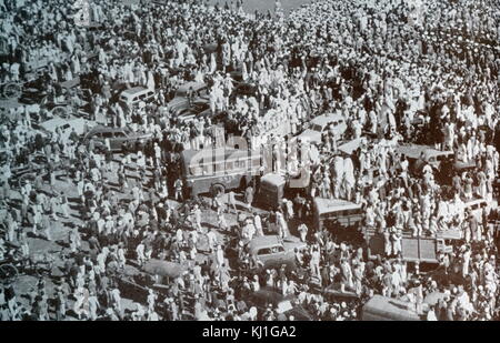 Funerali di Mohandas Karamchand Gandhi dopo fu assassinato nel giardino di casa Birla presso il 30 gennaio 1948. Gandhi (1869 - 1948), è stato il leader preminente dell'Indiano movimento di indipendenza in British-governata in India. Impiegando sulla disobbedienza civile, Gandhi India led all indipendenza e ispirato i movimenti per i diritti civili e la libertà in tutto il mondo Foto Stock