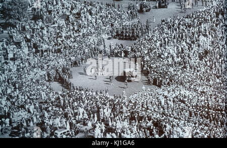 Funerali di Mohandas Karamchand Gandhi dopo fu assassinato nel giardino di casa Birla presso il 30 gennaio 1948. Gandhi (1869 - 1948), è stato il leader preminente dell'Indiano movimento di indipendenza in British-governata in India. Impiegando sulla disobbedienza civile, Gandhi India led all indipendenza e ispirato i movimenti per i diritti civili e la libertà in tutto il mondo Foto Stock