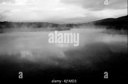 Hot Springs in natura nalychevo park, kamchatka, Siberia, Russia Foto Stock