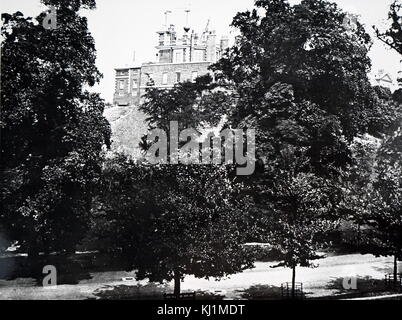 Fotografia della parte esterna del Royal Observatory, Greenwich, un osservatorio situato su di una collina nel Greenwich Park, che si affaccia sul Fiume Tamigi. Datata del XIX secolo Foto Stock