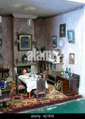 Interno di un inizio di bambole di Victorian House (Tregear Manor, Cornwall, Inghilterra), 1840 Foto Stock