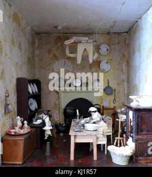 Interno di un inizio di bambole di Victorian House (Tregear Manor, Cornwall, Inghilterra), 1840 Foto Stock