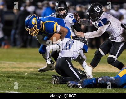 Azione di calcio con uprep high school vs Anderson Anderson, California. Foto Stock