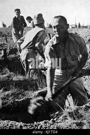 Moshe Dayan (1915 - 1981) era un israeliano leader militare e politico. Come comandante di Gerusalemme di fronte nel 1948 arabo-israeliano, guerra capo di Stato Maggiore delle Forze di Difesa Israeliane (1953-58) durante il 1956 crisi di Suez, ma soprattutto come ministro della Difesa durante la Guerra dei sei giorni nel 1967, divenne il mondo un simbolo di combattimento del nuovo stato di Israele Foto Stock