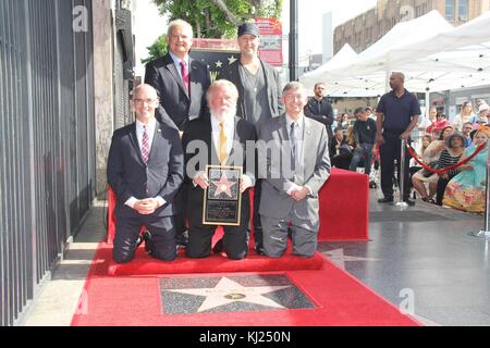 Hollywood, California, USA. Xx nov, 2017. ho15940chw.Nick Nolte onorato con la stella sulla Hollywood Walk of fame .6433 hollywood boulevard di fronte al Teatro pacifico, Hollywood, CA, Stati Uniti d'America.11/20/2017.jeff zarrinam, GAVIN O CONNOR, Mitch O'farrell, Nick Nolte e leron gubler . © clinton h.wallace/photomundo international/ foto inc credito: clinton wallace/globe foto/zuma filo/alamy live news Foto Stock