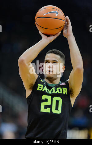 Novembre 20, 2017 - Kansas City, MO. Stati Uniti - Baylor Bears guard Manu Lecomte #20 in azione durante la Hall of Fame Classic di pallacanestro degli uomini di gioco tra Baylor orsi e Wisconsin Badgers presso il centro di Sprint in Kansas City, MO..Frequenza: 10243.Baylor ha vinto 70-65.Jimmy Rash/Cal Sport Media Foto Stock