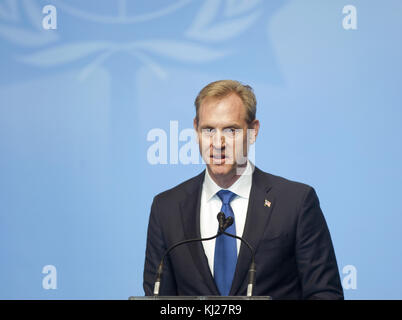 Giugno 28, 2015 - Vancouver, British Columbia, Canada - usa il vice segretario della difesa, Patrick shanahan dà il pegno annuncio discorso durante il 2017 operazioni di mantenimento della pace delle Nazioni Unite Defense Ministerial in Vancouver, British Columbia, 15 novembre 2017. Heinz ruckemann/zuma premere (credito immagine: © heinz ruckemann via zuma filo) Foto Stock