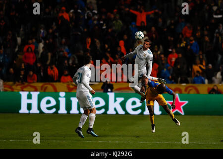 Dani Ceballos (24) del Real Madrid in player. UCL Champions League tra Bologna vs Real Madrid al GSP stadium di Nicosia, Cipro, Novembre 21, 2017 . Credito: Gtres Información más Comuniación on line, S.L./Alamy Live News Foto Stock