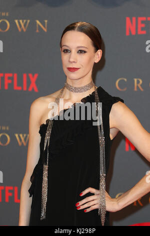 Londra, Regno Unito. Xxi Nov, 2017. Chloe Pirrie, la Corona - Stagione 2 Premiere Mondiale, Leicester Square, Londra, Regno Unito, 21 novembre 2017, Foto di Richard Goldschmidt Credito: ricca di oro/Alamy Live News Foto Stock