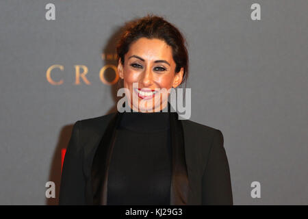 Londra, Regno Unito. Xxi Nov, 2017. Saira Khan, la Corona - Stagione 2 Premiere Mondiale, Leicester Square, Londra, Regno Unito. Xxi Nov, 2017. Foto di Richard Goldschmidt Credito: ricca di oro/Alamy Live News Foto Stock